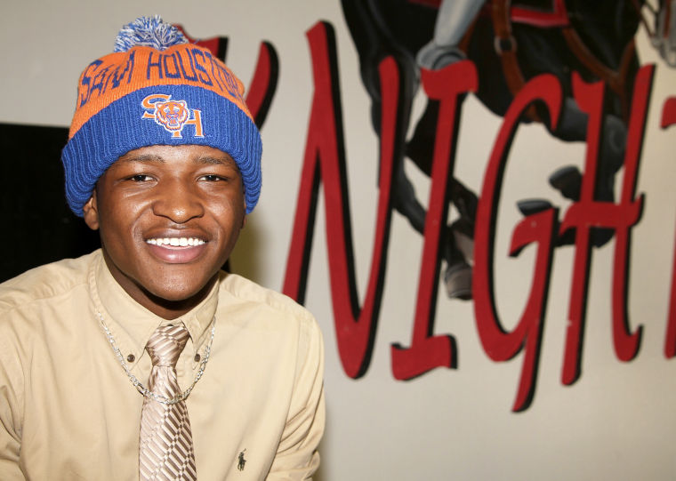 Stokes signs with Sam Houston